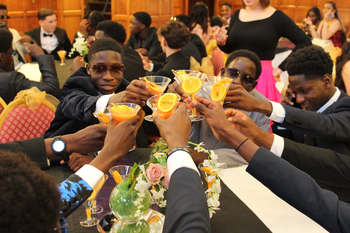 ArkGreenwich's tweet image. What a magical night and the perfect way to say goodbye to our Year 11 scholars. Thank you to #CharltonHouse for a wonderful evening! @ArkSchools @CharltonHouseGW @greenwichherit #Year11Prom #Prom2025