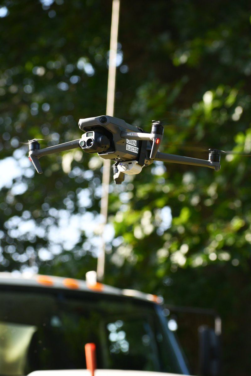 OwenElectric's tweet image. No boat? No problem. No line of sight? We&apos;ve got the drone for that.

Whether it’s flying over water or finding a downed tree in a hard-to-reach spot, we’re using drone tech to tackle tough jobs faster and safer.

#DronesAtWork #BehindTheLines