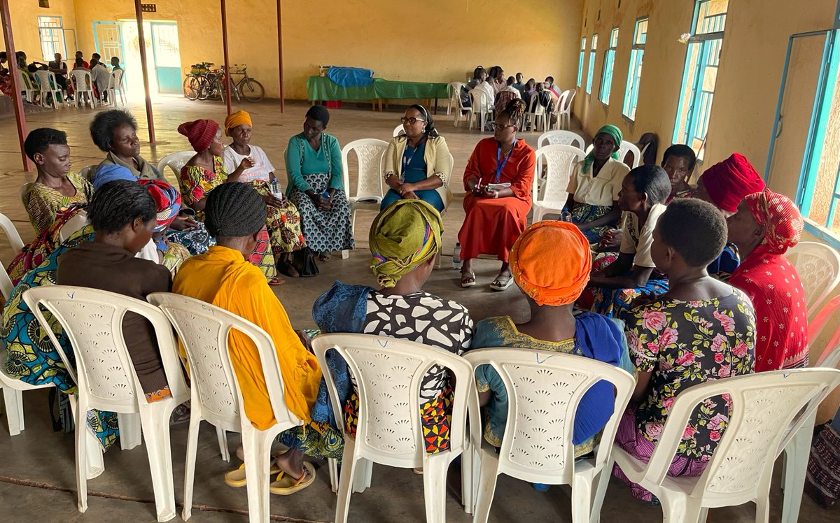 CarsaRwanda's tweet image. 🚀Over the past three months, #Empower Workshop has sparked incredible positive changes for more than 30 families in #Mugina! Beyond pottery, participants have diversified their income through sewing, agriculture, and small-animal husbandry, boosting their economic stability. 👇