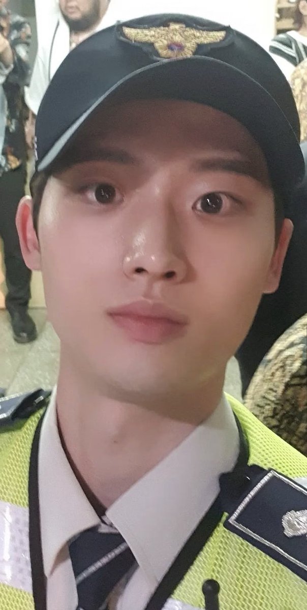 넹~🌸비서                                                   톢🐰비서
냉 비서                                                                넵! 비서