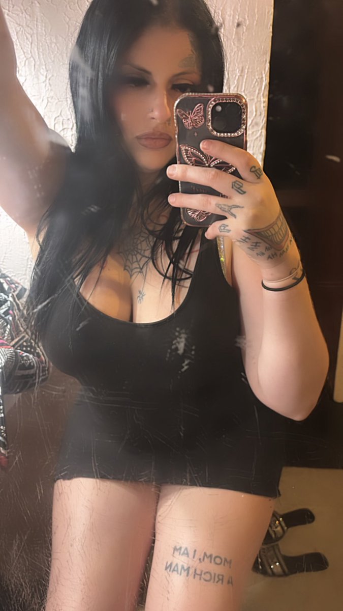 Plugqueenbaby3's tweet photo. Dirty work mirror but your favorite goth mommy. Come play 
https://t.co/3uGUQKx1A7 https://t.co/RJA9dwtoAP