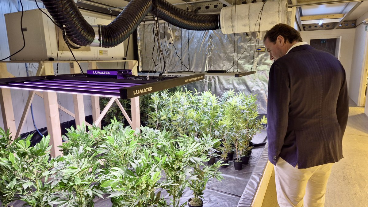 Ik nam een kijkje achter de schermen bij de Nederlandse politie. De boodschap was duidelijk: ons land is niet alleen een import-, maar ook een exportland voor drugs. 

Meer Europese samenwerking en kennisdeling zijn noodzakelijk in de aanpak van deze georganiseerde misdaad.
