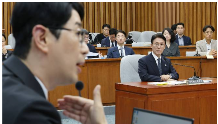 주진우, 박선원 발언에 급성 간염 군면제 '급발진'...'작전주' 보유도 논란 amn.kr/53988
이주혁 의사 "'급성 간염'을 갖고 군대를 뺏다는 사람이 있다면 반드시 병역 비리 의심"
강득구 “주진우, 주가조작에 동원된 작전주 보유..검찰총장 김민석 잣대로 수사하라"