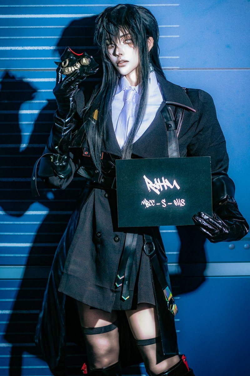 〚 𝗣𝗿𝗼𝗳𝗶𝗹𝗲 〛

"같은 변이 억제 전투부대라..
나에 대한 이 일련의 행위를 '인사이동' 쯤으로 이해하지.
물론 당신의 지시도 따를 거야.
하지만 당신의 명령이 그 분과 충돌하게 된다면,
국장이 이해 좀 해줘야겠어."

𝙍𝙖𝙝𝙪
<a href="/Jusang_cos/">주상(ジュウさん)</a> #무기미도   
#無期迷途 #PathtoNowhere