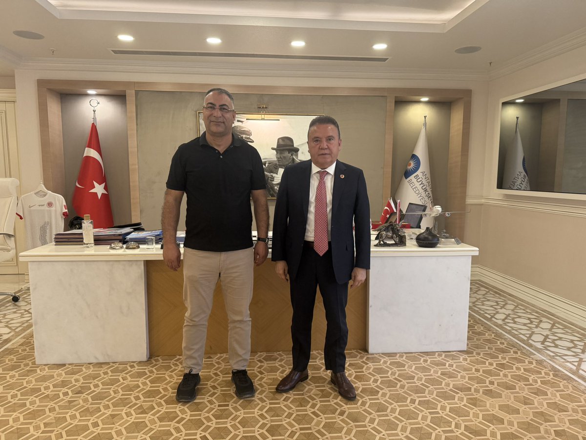 Hasan Tunç (@hasantunc_) on Twitter photo Antalya Büyükşehir Belediye Başkanı Sayın Muhittin Böcek’i ziyaret ettim.
İnşaat sektörüne dair verimli bir sohbet gerçekleştirdik.
Nazik ev sahipliği, ilgi ve alakası için Sayın Başkanımıza teşekkür ederim.<a href="/BocekMuhittin/">Muhittin Böcek</a> <a href="/ANTALYABB/">ANTALYA BÜYÜKŞEHİR</a> Antalya Büyükşehir Belediye Başkanı Sayın Muhittin Böcek’i ziyaret ettim.
İnşaat sektörüne dair verimli bir sohbet gerçekleştirdik.
Nazik ev sahipliği, ilgi ve alakası için Sayın Başkanımıza teşekkür ederim.<a href="/BocekMuhittin/">Muhittin Böcek</a> <a href="/ANTALYABB/">ANTALYA BÜYÜKŞEHİR</a>