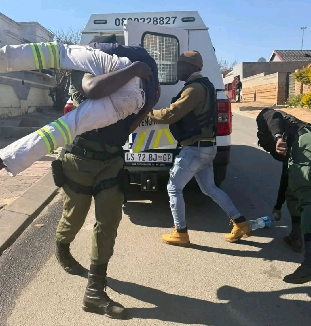 Xihlamariso Helen (@xihlamari) on Twitter photo How long does <a href="/MTNza/">MTN South Africa</a> take to restore a service to a number done a simswop by a fraudster to its rightful owner? In this era of AI,it shouldn't take more than 3 hours!Once they verify the ID of the rightful owner,service should be swiftly restored! How come fraudsters do simswops? How long does <a href="/MTNza/">MTN South Africa</a> take to restore a service to a number done a simswop by a fraudster to its rightful owner? In this era of AI,it shouldn't take more than 3 hours!Once they verify the ID of the rightful owner,service should be swiftly restored! How come fraudsters do simswops?