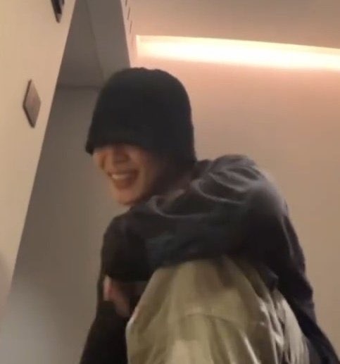 angelhotteok's tweet image. no one speak to me okay i’m gonna go cry