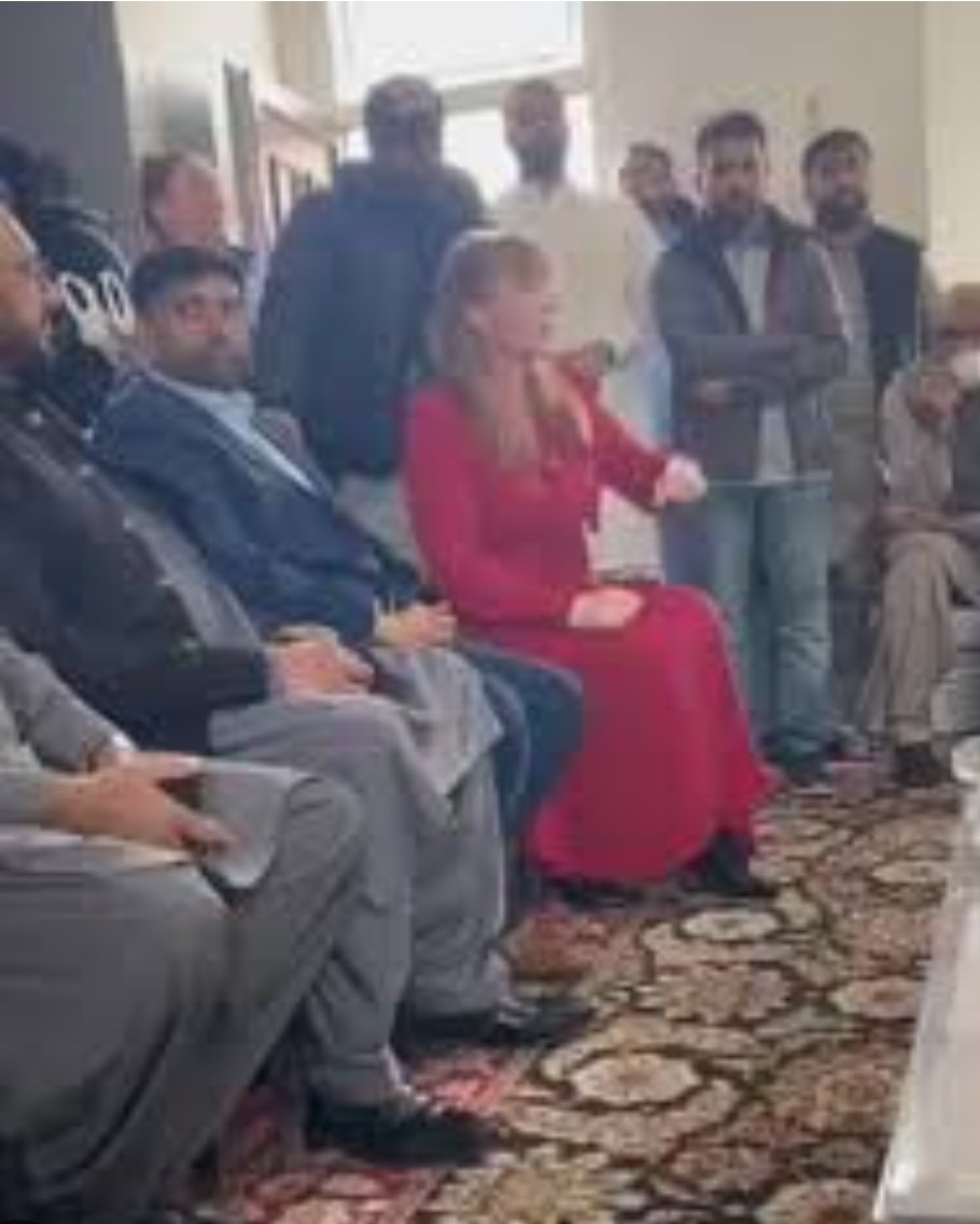 PeteJacksonGMP's tweet photo. @recusant_raja Where are all the women in the room @jessphillips?
Same question to @AngelaRayner?
WE SEE YOU! 👁👁
#Votes #BlockVote #Islam
#RapeGangs #Grooming https://t.co/7LJHGPWpvN
