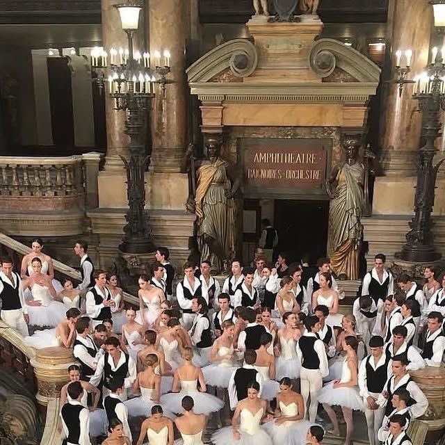 Ballet de l’Opéra de Paris 🩰 #TutuTuesday

📸 croissants_concierge/Instagram