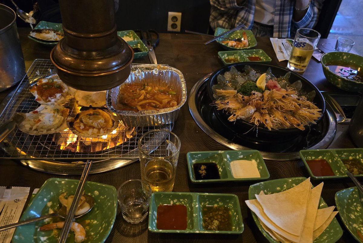 엔팍 첫원정이 우취라니ㅜㅜ
이난세를 술로 버틸뿐... 🍻 
함께한 원정멤버 함께 찌끄러요~^-^

<a href="/r_ab__bit/">또끼🐰</a> 
<a href="/lin___58/">린🌊</a> 
<a href="/cheeeeerry69/">영아</a> 
<a href="/seolhee_19/">바보멍청멍청</a>