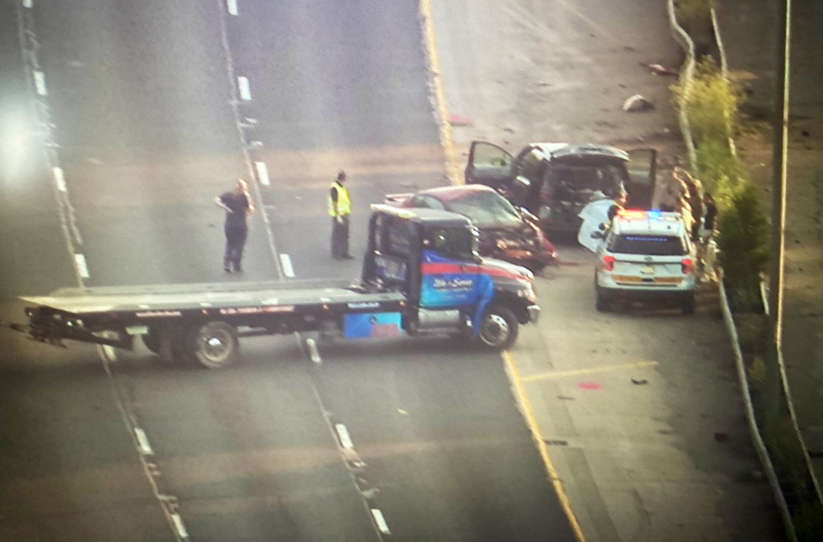 #CalumetCity - ALL LANES BLOCKED OUTBOUND Bishop Ford from Dolton to 159th after a fatal crash from early this morning. Tow truck just arrived. Inbound gapers delay starts at 159th.