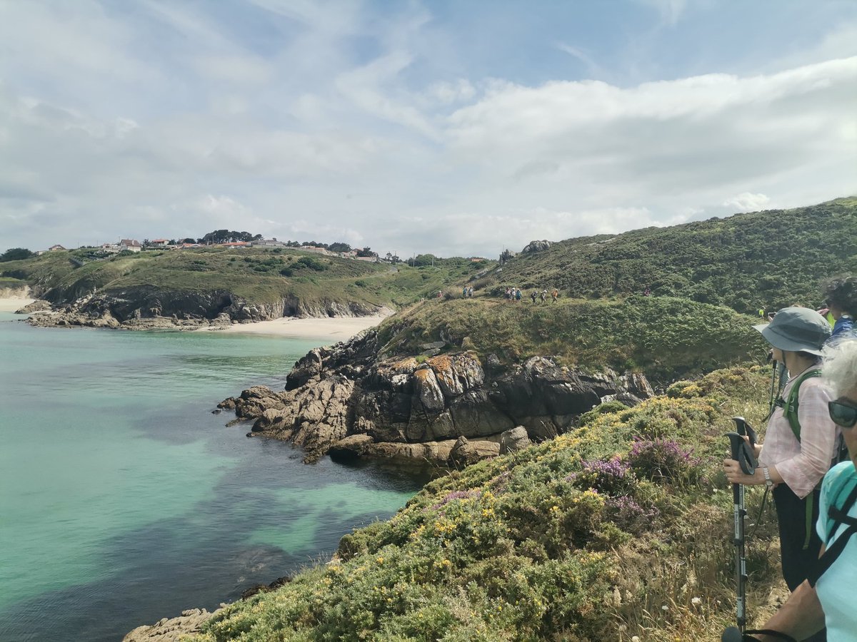 #Noticias_UBU | TREKING JUNIO

De la UBU... ¡al Camiño dos Faros! 

Estos días  estamos recorriendo el impresionante Camiño dos Faros, un trekking costero único que une Malpica y Finisterre a lo largo de 200 km de naturaleza salvaje, historia y mar. | #Treking_UBU