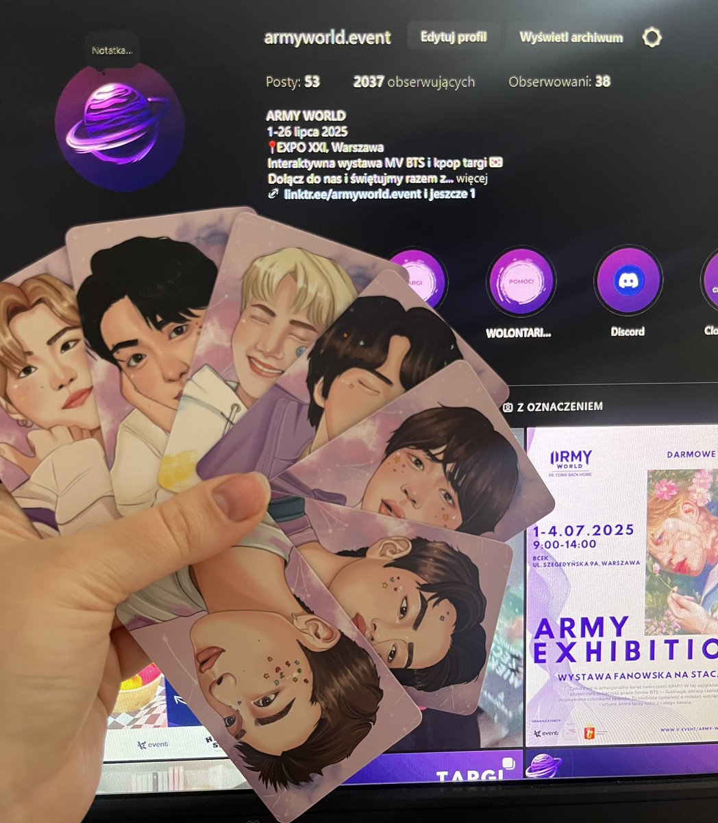 armyworld_event's tweet photo. Właśnie do nas dotarły! Będziecie mogli odebrać po jednej karcie na każdej ze Stacji BTS, wykonując określone zadanie 💜
Powodzenia!
#2025BTSFESTA #armyworldevent #kpopevent https://t.co/9LLvXwa2ri