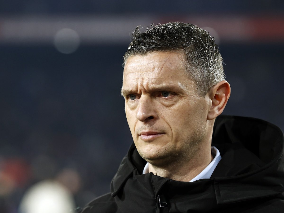 Bayer Leverkusen möchte neben Andries Ulderink einen zweiten Assistenten für Erik ten Hag verpflichten. 

Die Gespräche mit Rogier Meijer ( zuletzt Cheftrainer bei NEC Nijmegen) laufen.

[ <a href="/NocksVon/">Stephan von Nocks</a> / <a href="/kicker/">kicker</a> ]