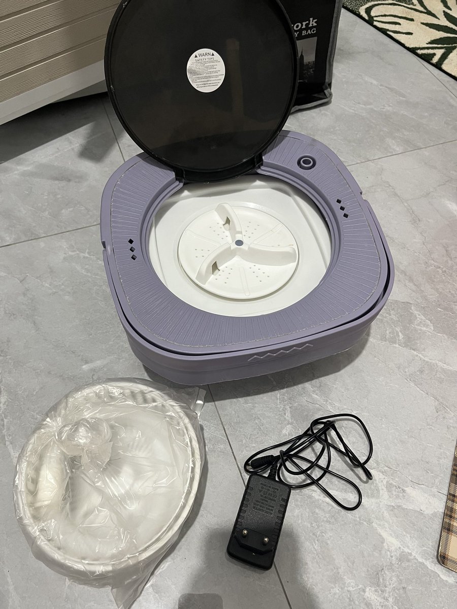 jokithugas's tweet photo. 120k yuk Mesin cuci mini 6.5 liter, lengkap ya, box replace, bisa pake oyen kena admin. Aku udh ada mesin cuci besar hehe
📌 jaksel https://t.co/eTPy5OgIMJ