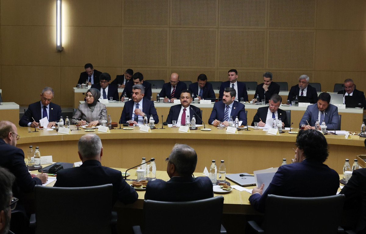 Enerji ve Tabii Kaynaklar Bakanlığımızda, Bakanımız Alparslan Bayraktar’ın başkanlığında ve Tarım ve Orman Bakanımız İbrahim Yumaklı, TBMM Başkan Vekilimiz Bekir Bozdağ’ın katılımlarıyla; Şanlıurfa milletvekillerimiz, İl Başkanımız ve DEDAŞ yetkililerinin iştirakiyle önemli ve