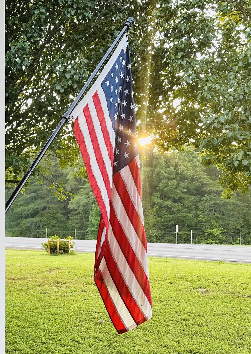 Good Tuesday morning everyone 🇺🇸☕️🍳
Enjoy this beautiful Summer Day🙂🙏☀️🥵
🇺🇸I’m proud to be an American 🇺🇸