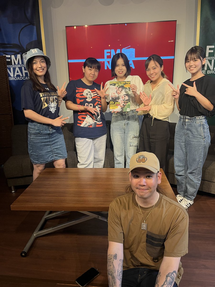 昨日は #キユナヒトミのクラッチタイム
ご視聴ありがとうございました！！🙏
ゲストをお迎えして賑やかな放送になりました🙂‍↕️
<a href="/ryukyup/">竜希</a> さん、<a href="/medachitagari_/">メダチタガリ</a> の皆さん、ありがとうございました！

来週は最終回です😭リアタイ待ってます！

アーカイブはこちら👇🏻 
youtube.com/live/PgXXMqhVZ…