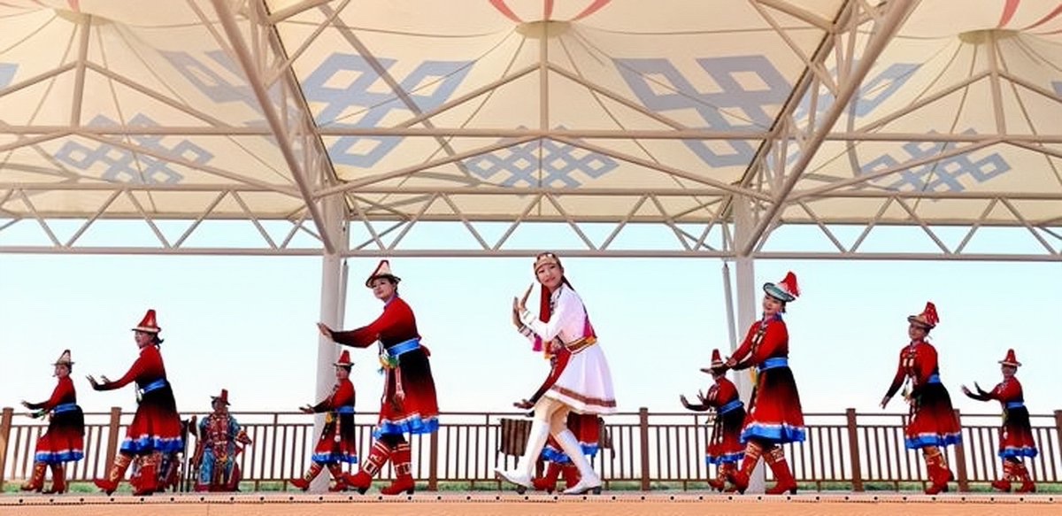 DaoZhongHua's tweet photo. 📍Sunan Yugur autonomous county, Gansu province
Yugur, Tibetan, and Mongolian people greet guests from afar with lively songs and dances💃🤩!
#Chineseway #ChineseNation #CulturalHeritage #EthnicGroups #DiscoverChina @ThisisZhangye @ExploreGansu @This_is_Gansu @SceneryofChina @PerformingChina