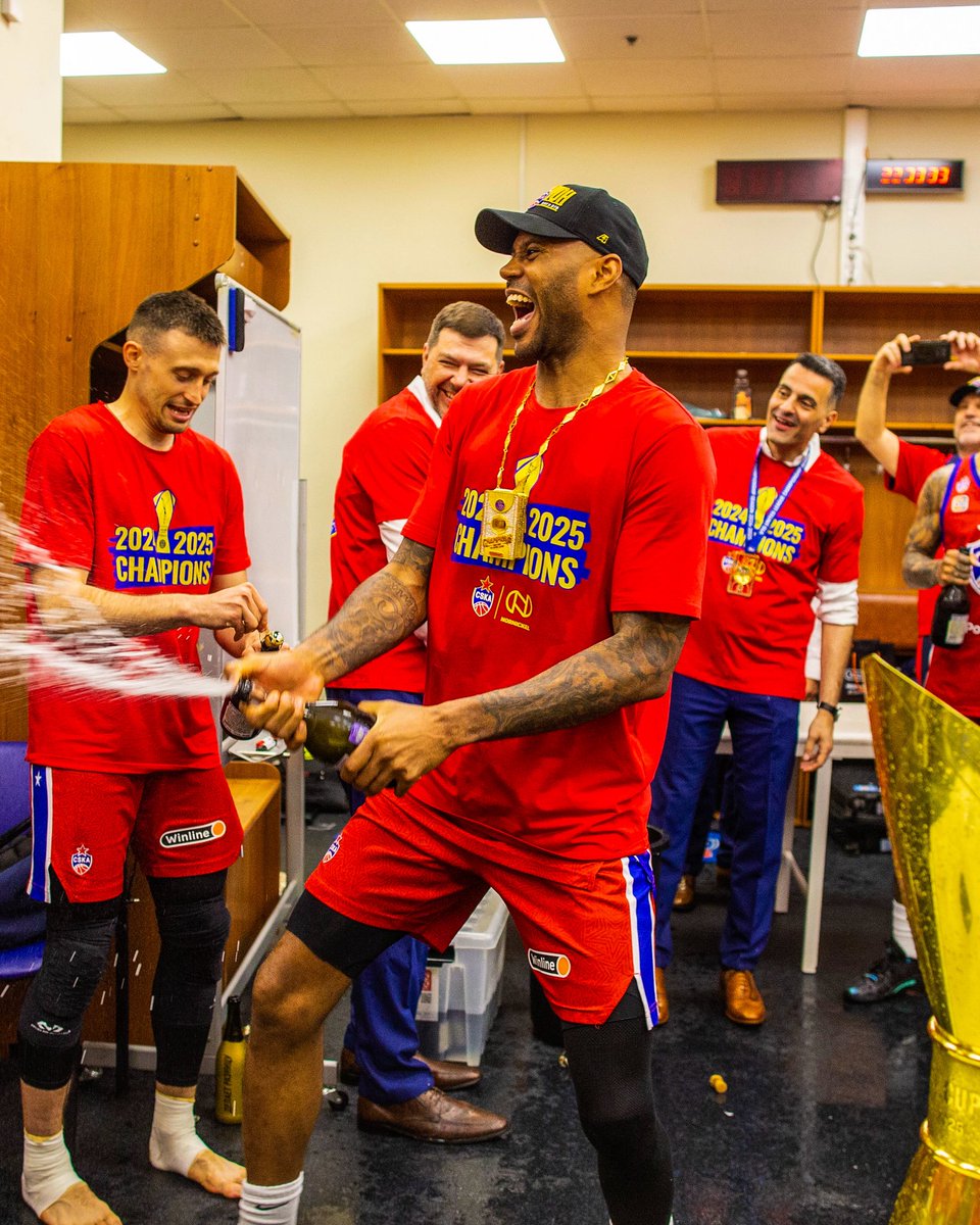 CSKA Moskova, Amath M'Baye'nin takımdan ayrıldığını açıkladı.