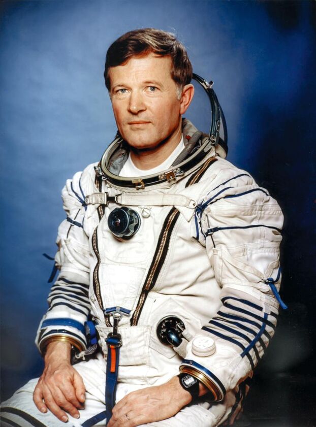 TheatrumBelli's tweet image. 25 juin 1982 : Jean-Loup Chrétien est le premier #spationaute français dans l’espace au cours d’une mission franco-soviétique.
theatrum-belli.com/chronicorum-be…

#Spatial #Espace #France #URSS