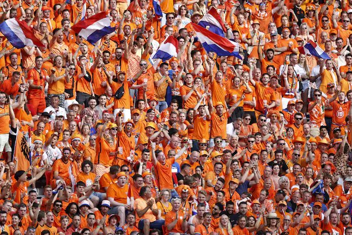 Bezocht jij het WK 1990 in Italië? 🇮🇹 Voor een verhaal voor <a href="/Staantribune/">Staantribune</a> ben ik dan op zoek naar jou 🫵🏼. Reageer onder dit bericht of stuur me een DM.