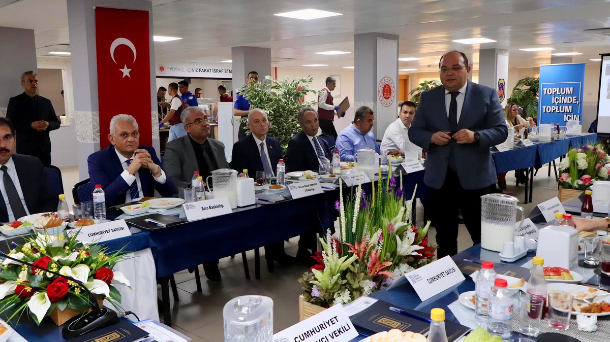 Adana Cumhuriyet Başsavcısı Altuğ Kürşat Şahin’in öncülüğünde Adana Suluca Ceza İnfaz Kurumu Kampüsü’nde düzenlenen Koruma Kurulu Toplantısına, DAİMFED Genel Başkanımız Mustafa Karslıoğlu da katılım sağladı.

Toplantıda, Adana Denetimli Serbestlik Müdürü Can Deveci tarafından