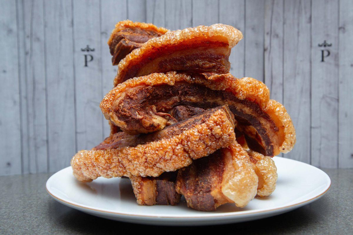 Di si estás de acuerdo con esta afirmación soriano:
"Un Torrezno de Soria no cambia el mundo.
Pero cambia tu día.
Y eso ya es mucho."
#TorreznoDeSoria #RutaDelTorrezno #GastroLovers #FoodieSpain #SaborDeSoria #TurismoGastronómico #EspañaSabe #FoodPornEspaña #CrujientePerfecto