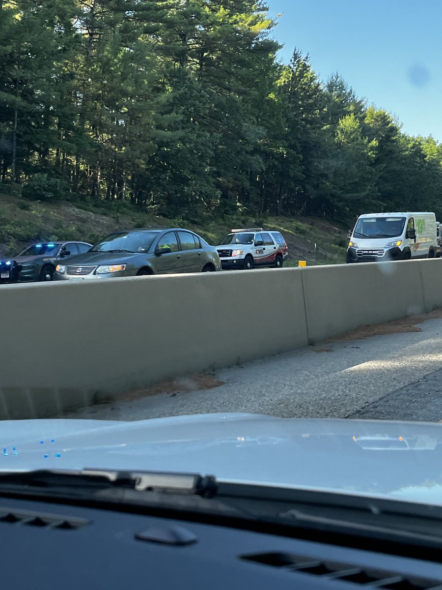 alannafloodnews's tweet image. Right now: Crash causing major backups on 293N between exits 6 and 7