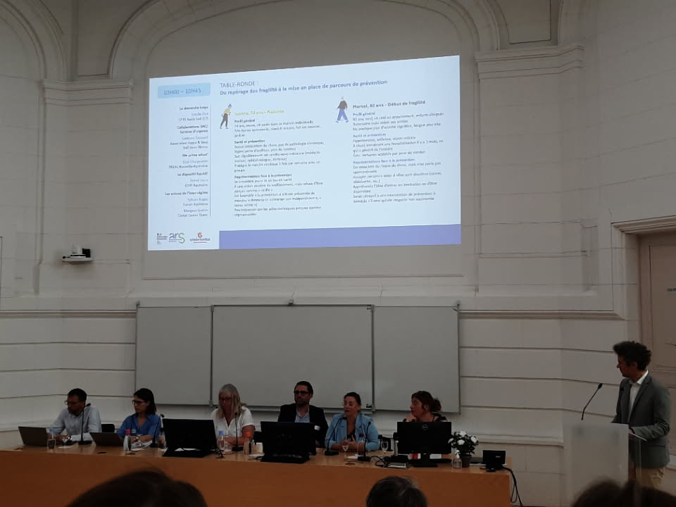 Journée régionale dédiée à la prévention des chutes en Nouvelle-Aquitaine : @ars_na_dd79 et le DAC 79 présentent le bilan des actions portées en Deux-Sèvres : la prévention des chutes par l'activité physique, les collaborations DAC/centres d'appels d'urgence et ICOPE.