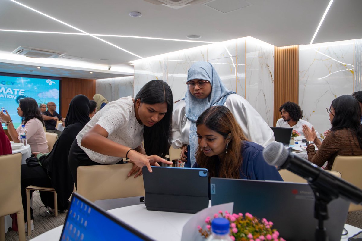 UNICEFMaldives's tweet image. 📸 Our #ClimateGuardians took part in the Local Conference of Youth, ahead of #IOCCY, to develop a national youth statement on climate change. This is part of our efforts to engage young people and foster their skills in civic leadership. 

@sigsmaldives 
@AusHCMV 
@UNMaldives