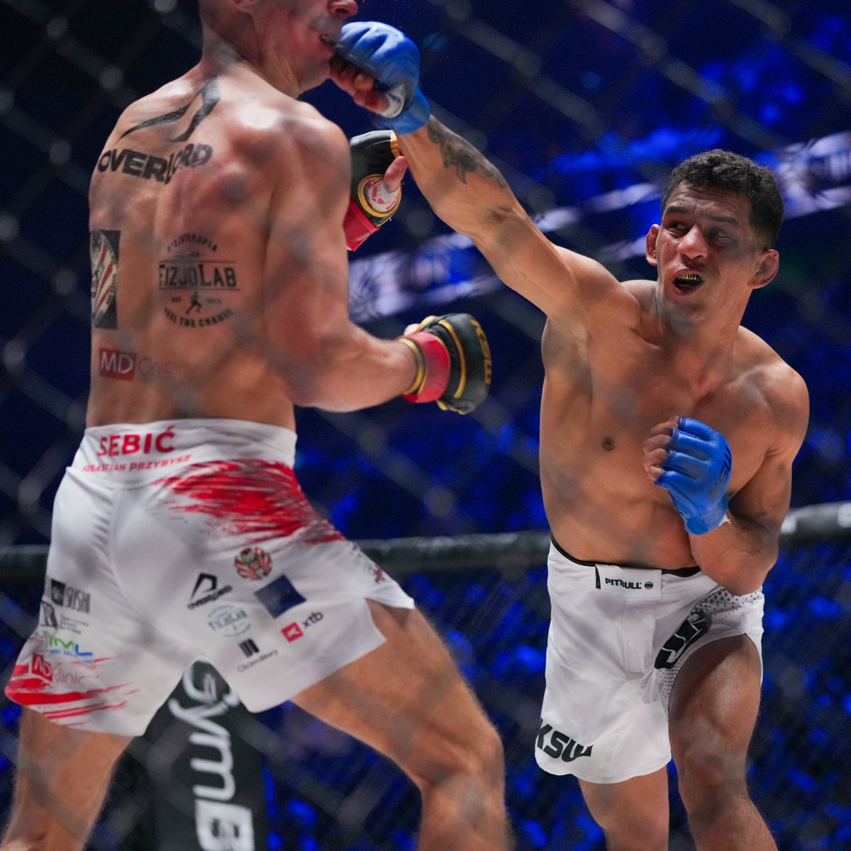 KSW_MMA's tweet photo. 🇻🇪 Marcello Morelli came in as the underdog and earned something as valuable as the golden belt: respect 🔥
What's next? 🤔
XTB #KSW107 https://t.co/yQPm9dvBtF