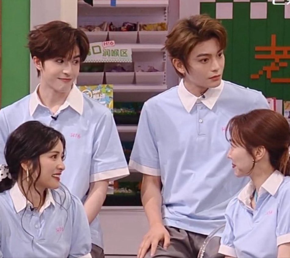 มีมเพื่อนสนิท :

            🌚                                             🌝