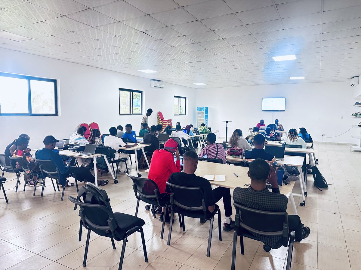 mehounme's tweet image. Here we go for the first day of Cotonou Bitcoin Lightning Bootcamp in Benin 🇧🇯