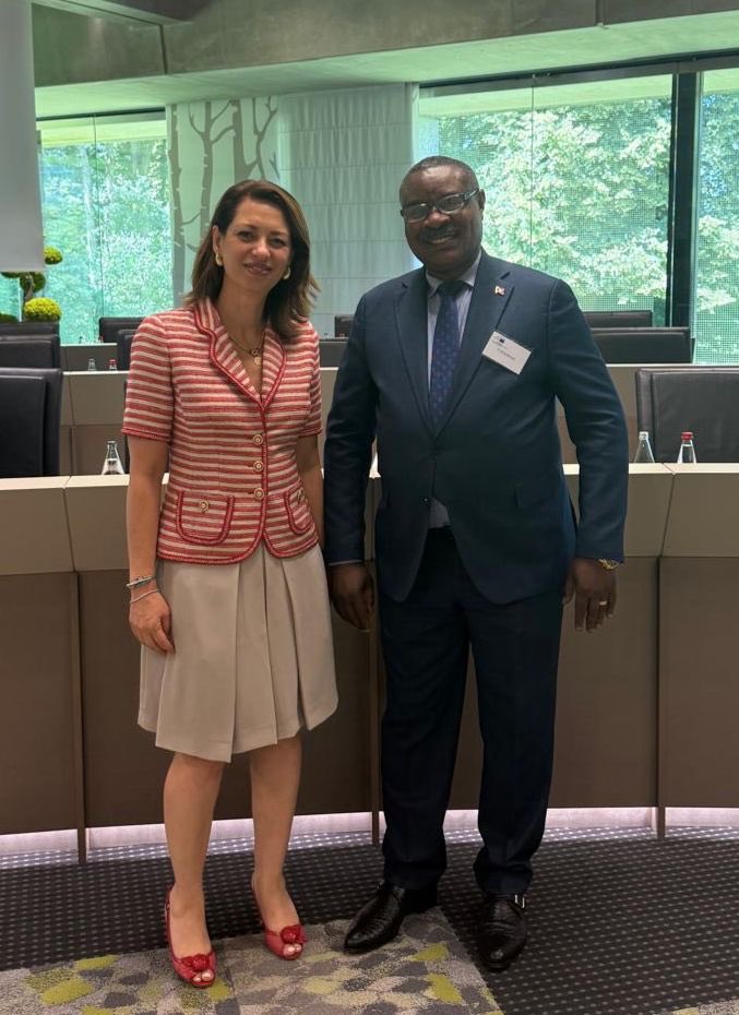 En marge de la réunion de la BEI et les Ambassadeurs des Etats membres de l’OEACP au siège de cette banque de l’UE, j’étais ravi d’échanger avec Mme Thouraya TRIKI, Directrice internationale des partenariats à la BEI, sur les financements de l’UE au Burundi⁦<a href="/NtareHouse/">Ntare Rushatsi House</a>⁩ ⁦