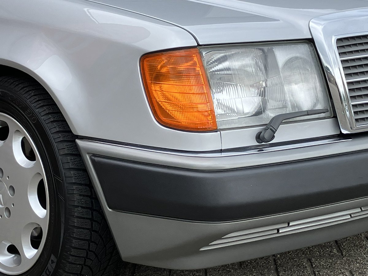 KlaasdePoelcom's tweet photo. De jaren ‘90 🕺😎 toen kwam Mercedes met leuke ideeën zoals een W124 - 300E-24 ventiler en Sportline 😍 https://t.co/XOiOFMPoxS