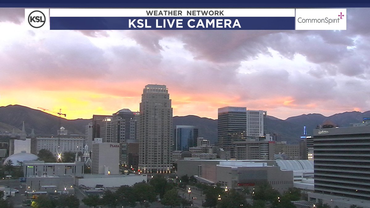 Our second straight morning this week with a beautiful sunrise over Salt Lake City! #utwx