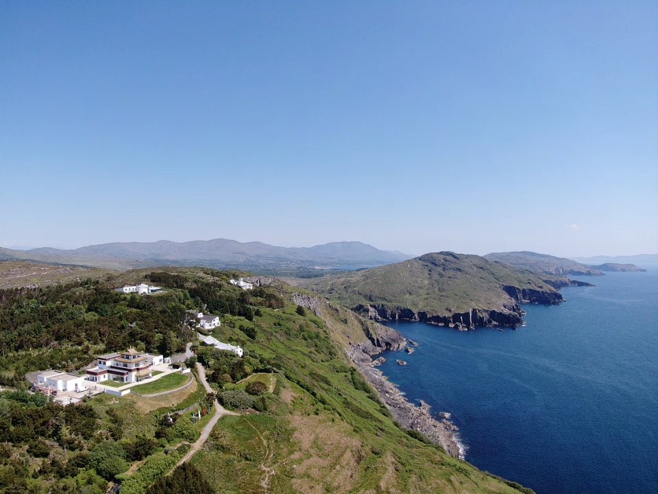 Join us every Tuesday and Thursday for our mini-retreats.  Our first one is this Thursday 26th June with Andrew Warr exploring Loving Kindness from 10:30am to 2pm.  A delicious vegetarian lunch is included and is served from 1pm to 2pm. Book Online: bit.ly/4jG6a45