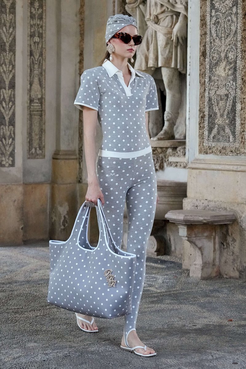 kendam_com's tweet photo. Rowen Rose Spring Summer 2026 collection fashion show at Milano Men Fashion Week SS26 (June 23, 2025) https://t.co/wjQZUtMrji
#RowenRose #SS26 #Runway #FashionWeek #Milano #Italy #Kendam https://t.co/pX5o5N4Xji