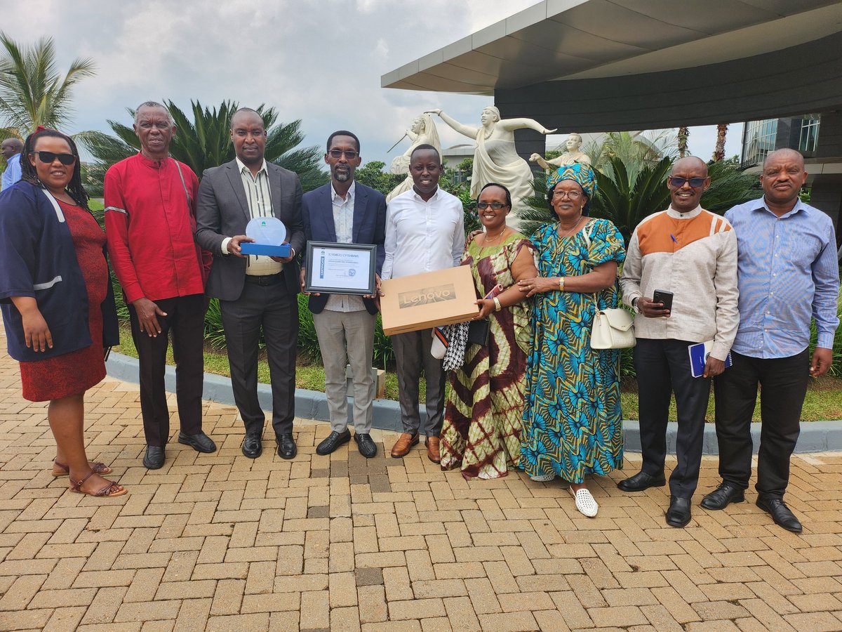 Nyarugunga sector official (@nyarugungao) on Twitter photo Mu Nteko Rusange y'Umujyi wa Kigali, hashimiwe imidugudu 10 yahize iyindi mu marushanwa y'imiyoborere myiza aho umudugudu wa Nyandungu wo mu murenge wa #Nyarugunga muri <a href="/KicukiroDistr/">Kicukiro District</a> waje ku mwanya wa mbere muri <a href="/CityofKigali/">City of Kigali</a>. Mu Nteko Rusange y'Umujyi wa Kigali, hashimiwe imidugudu 10 yahize iyindi mu marushanwa y'imiyoborere myiza aho umudugudu wa Nyandungu wo mu murenge wa #Nyarugunga muri <a href="/KicukiroDistr/">Kicukiro District</a> waje ku mwanya wa mbere muri <a href="/CityofKigali/">City of Kigali</a>.