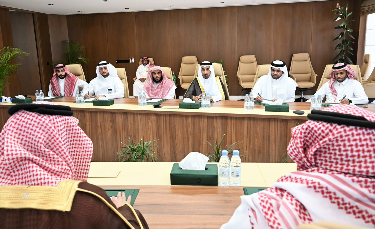 لبحث سبل التعاون في المشاريع التعليمية..
وكيل #جامعة_الإمام للشؤون التعليمية د. عبدالله بن عبدالرحمن الأسمري يزور الصندوق السعودي للتنمية.
imamu.edu.sa/news/Pages/new…