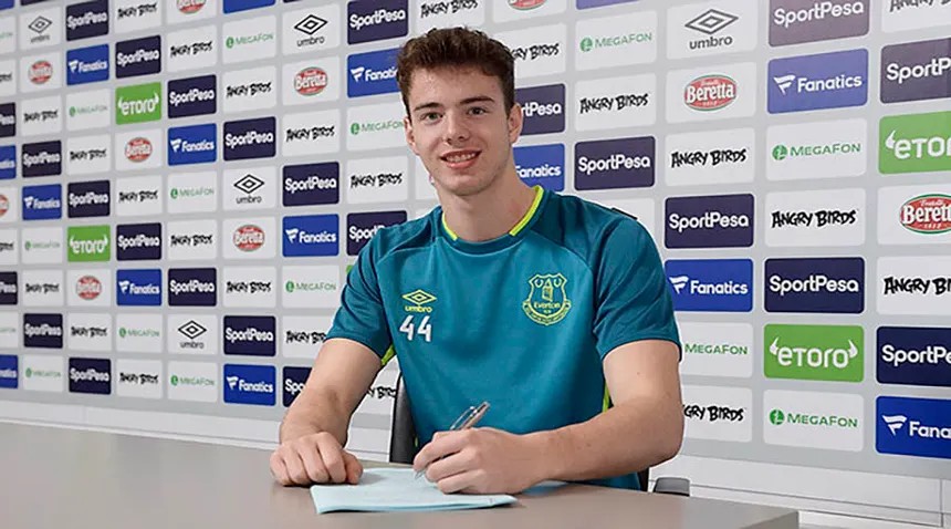 Exclusive: Zan Luk Leban, Time to Sign with #Celje 🔏

The Slovenian goalkeeper is set to join Celje as a free agent, with the deal already sealed and signed. The former #Everton player recently opted not to renew his contract, which was originally set to run until 30/06/2025.