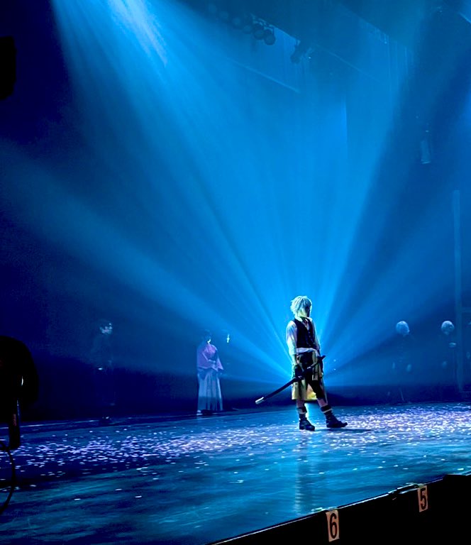 明日からの藤堂平助篇もよろしく。

場当たり中にたまたま撮れた奇跡の一枚。

闇の中の光🌕
光の中の闇☀️