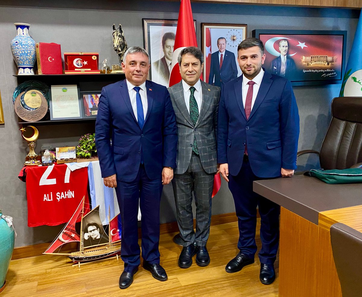 mesutkarayigit_'s tweet photo. AK Parti Gaziantep Milletvekili / Latin Amerika ve Karayipler Parlamentosu (PARLATİNO) Türk Grubu Başkanı / AK Parti Genel Merkez Çevre ve Şehircilik Politikaları Başkan Yardımcısı Sn. @AliSahin501 , AK Parti İl Yönetim Kurulu Üyesi Yavuz Selim Cerrah ile birlikte ziyaret ettik. https://t.co/8Ch8JQea4b