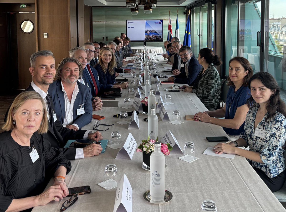 AusAmbFR's tweet image. C'était un plaisir pour l'Ambassadrice Lynette Wood d'accueillir les délégués de @EurAusBiz, ainsi que des représentants officiels et des chefs d'entreprise français, afin de célébrer les relations économiques entre 🇫🇷&🇦🇺 et d'explorer les moyens d'approfondir notre coopération.