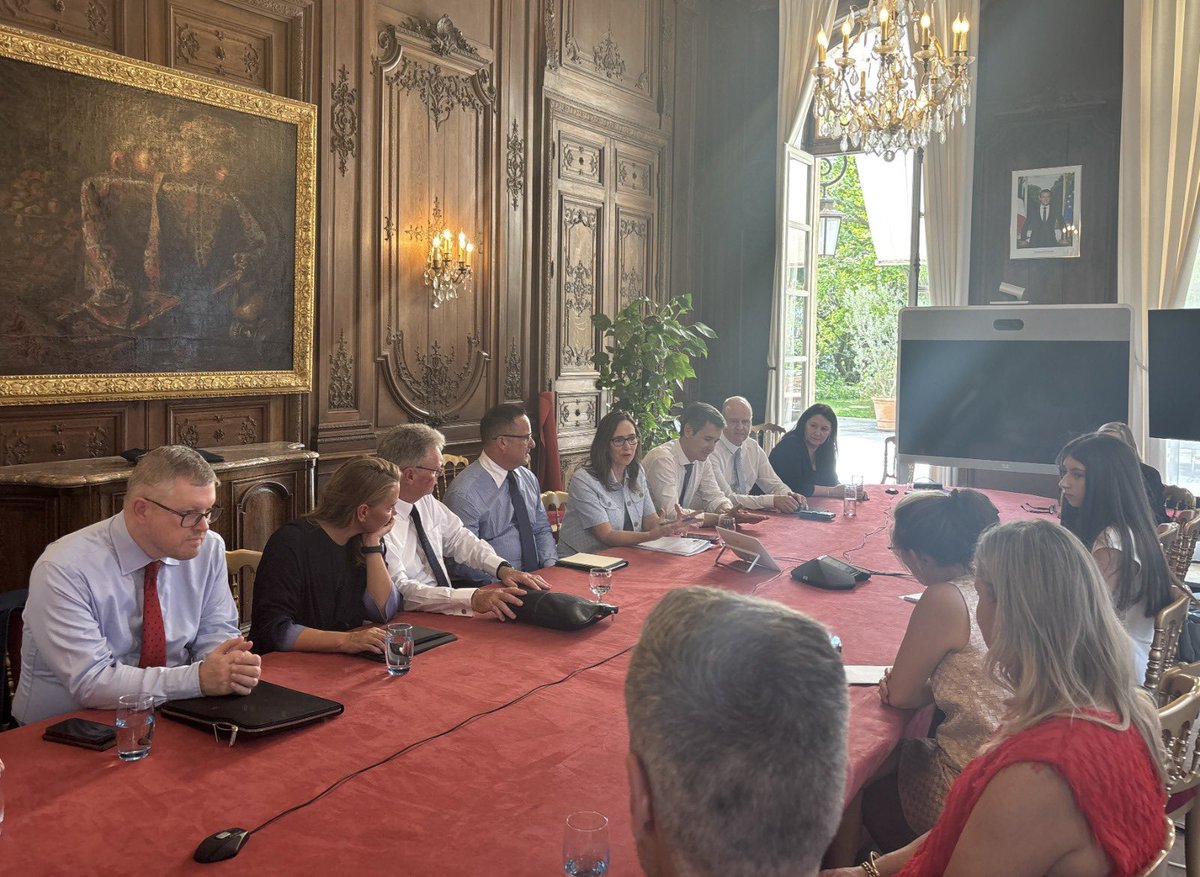AusAmbFR's tweet image. C'était un plaisir pour l'Ambassadrice Lynette Wood d'accueillir les délégués de @EurAusBiz, ainsi que des représentants officiels et des chefs d'entreprise français, afin de célébrer les relations économiques entre 🇫🇷&🇦🇺 et d'explorer les moyens d'approfondir notre coopération.