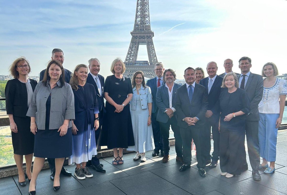 AusAmbFR's tweet image. C'était un plaisir pour l'Ambassadrice Lynette Wood d'accueillir les délégués de @EurAusBiz, ainsi que des représentants officiels et des chefs d'entreprise français, afin de célébrer les relations économiques entre 🇫🇷&🇦🇺 et d'explorer les moyens d'approfondir notre coopération.