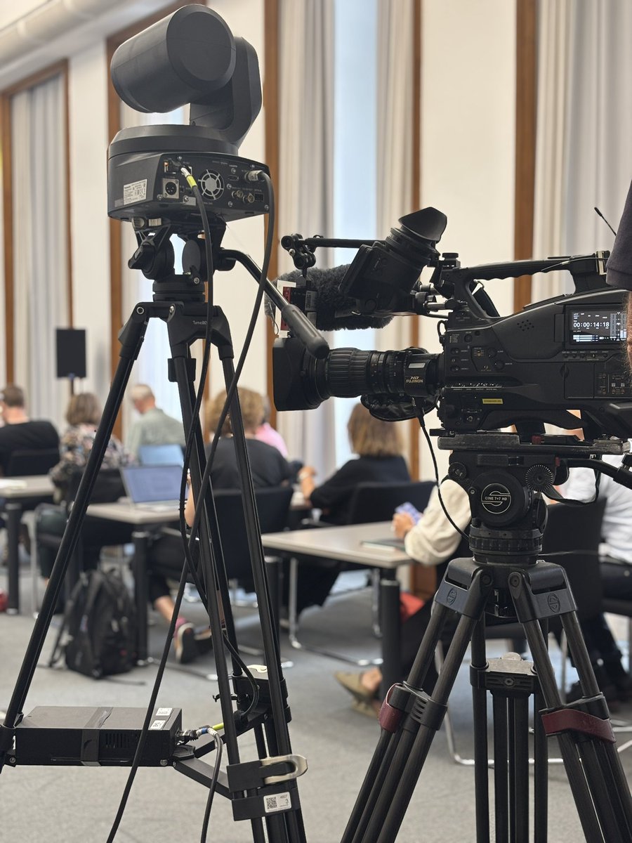 Sicherheit im ÖPNV: neue Waffen- und Messerverbotszonen treten in Kraft
 
Im Berliner #ÖPNV gilt künftig ein umfassendes Waffen- und Messerverbot. Mit der neuen Rechtsverordnung setzt der Senat ein klares Signal für mehr Sicherheit im öffentlichen Raum. „Waffen und Messer haben