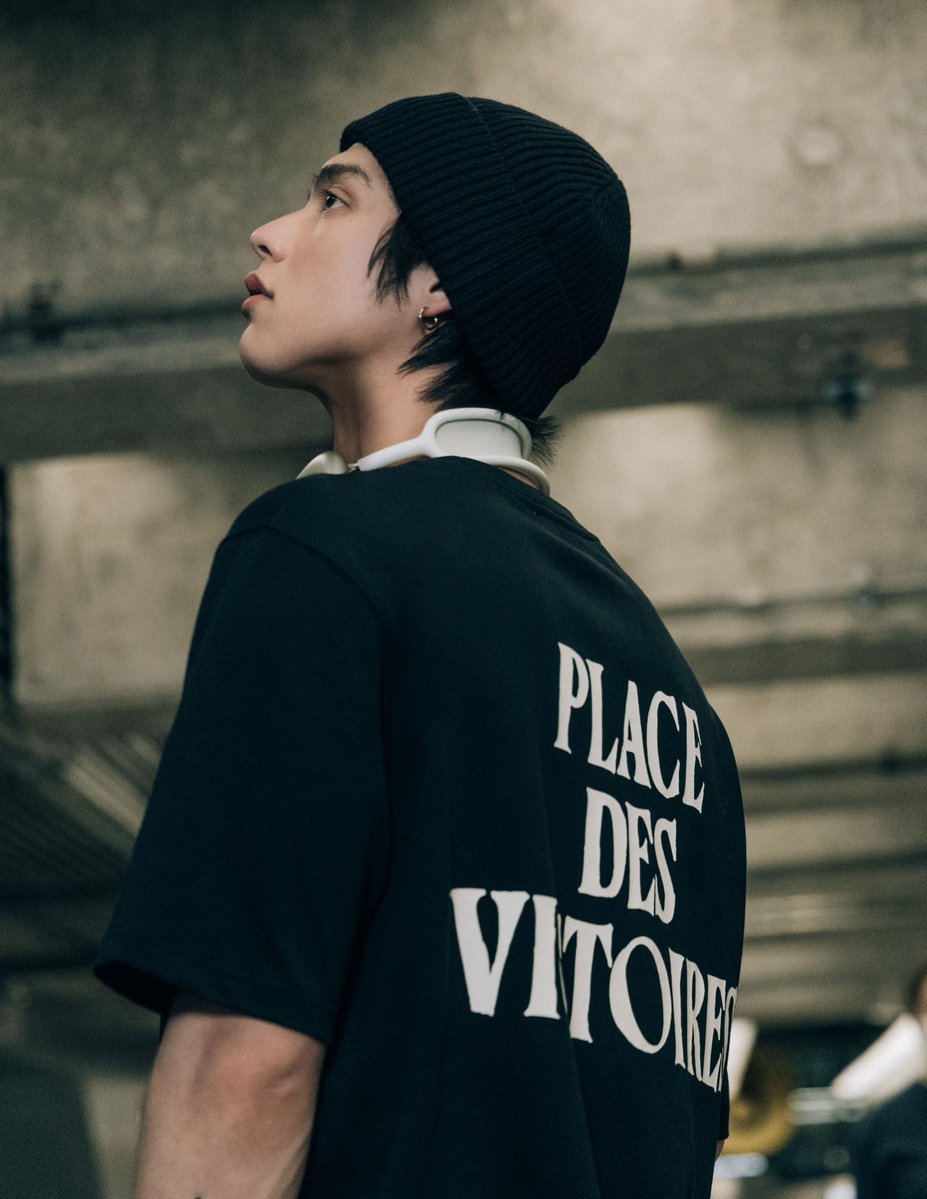 “ไบร์ท วชิรวิชญ์” #bbrightvc หล่อเท่ในลุคเอ็กซ์คลูซีฟทีเชิ้ตจากแบรนด์ AMI Paris

เตรียมเดินทางไปชมรันเวย์โชว์ Spring-Summer 2026 ของแบรนด์ติดขอบเวที

#AMIParis #AMISS26 #AMIParisXBRIGHT #AmiSS26XBRIGHT 

ภาพ👉facebook.com/share/p/19AvWV…

AMI Paris (อามี ปารีส)