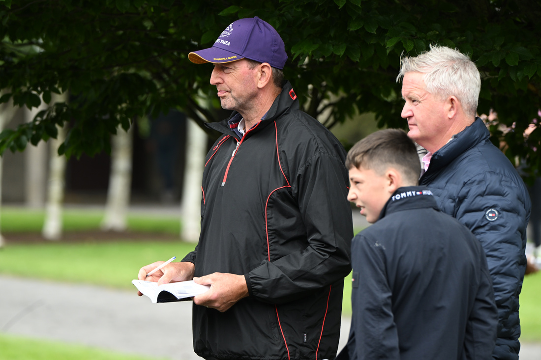 With a full day of viewing in progress ahead of the start of the #DerbySale, some well known faces in the National Hunt world are looking to acquire new talent.